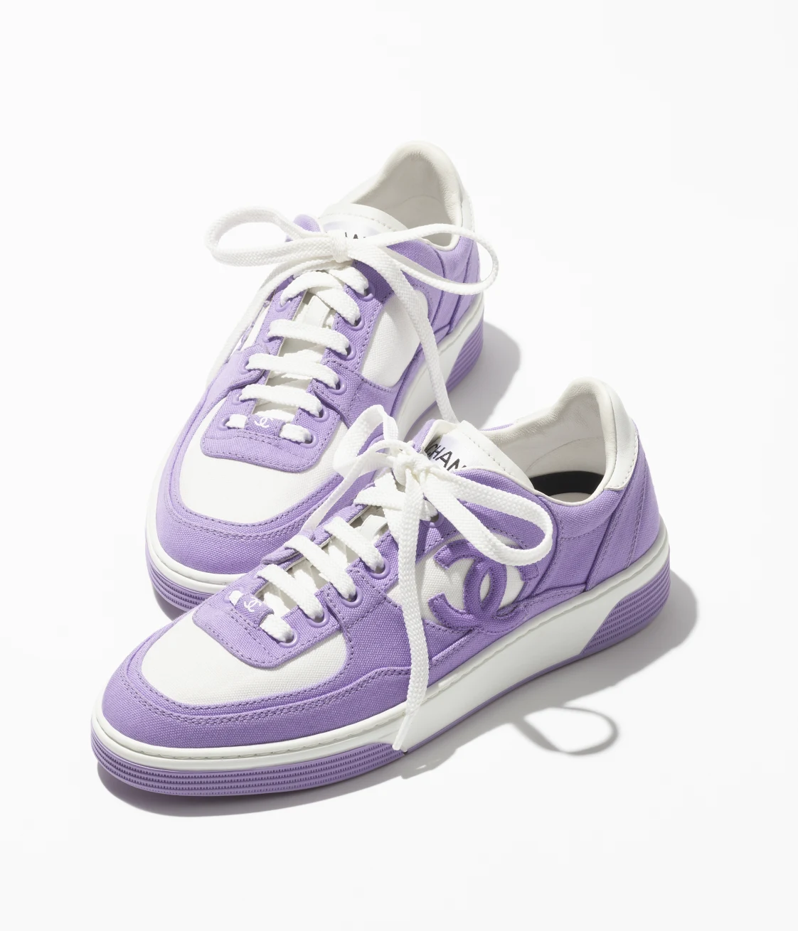 sports shoes